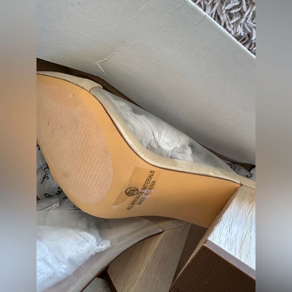 Lulu’s Shilo Light Natural Suede Pointed-Toe Pumps Sz: 5.5 - Picture 5 of 5